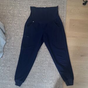 Navy maternity figs jogger pant. Small petite. Good condition